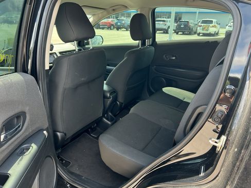 Used 2019 Honda HR-V LX image 10