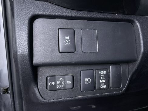 Used 2023 Toyota Tacoma TRD Off-Road AWD/4WD image 17