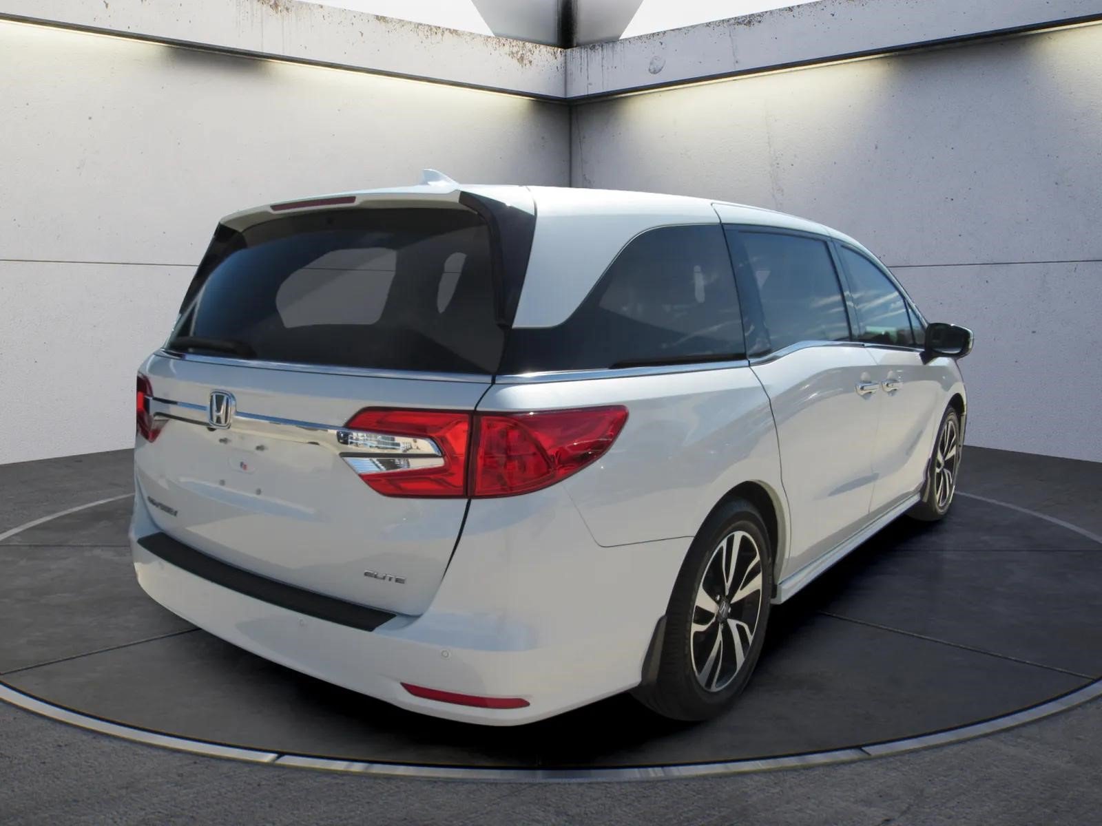 Used 2020 Honda Odyssey Elite image 3