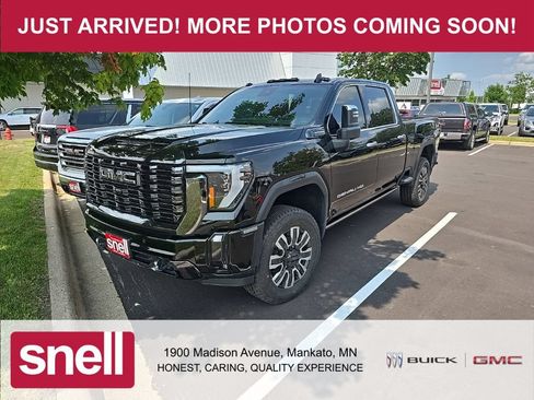Used 2024 GMC Sierra 3500 Denali Ultimate AWD/4WD image 2