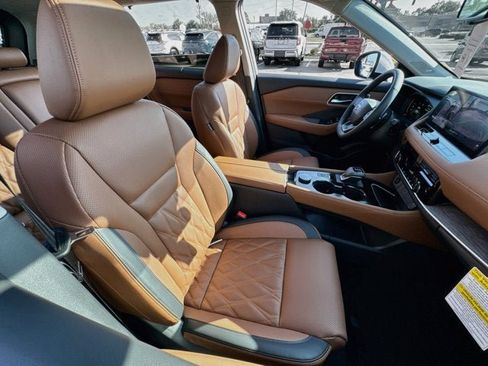 New 2026 Nissan Rogue Platinum AWD/4WD image 25