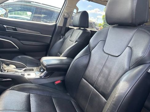 Used 2022 Kia Telluride EX w/ EX Premium Package FWD image 12