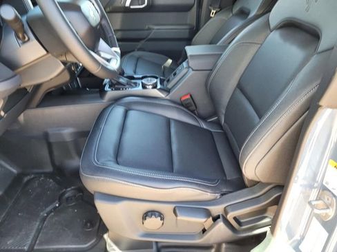 New 2025 Ford Bronco Badlands image 8