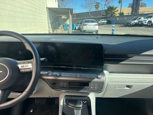 Used 2025 Hyundai Kona SEL image 18