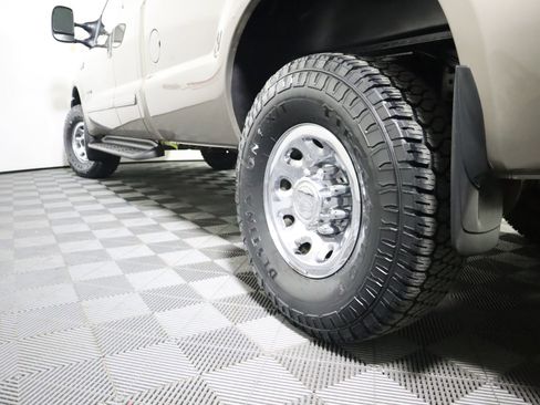 Used 2002 Ford F250 XLT AWD/4WD image 9