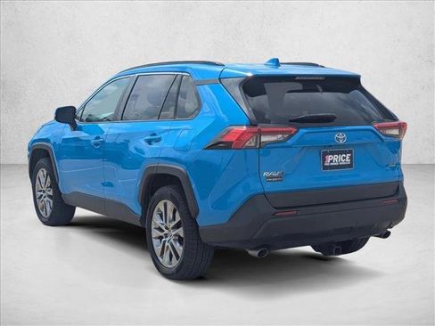 Used 2021 Toyota RAV4 XLE Premium FWD image 7