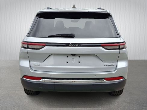 Certified 2023 Jeep Grand Cherokee Limited AWD/4WD image 5