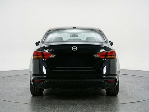 Used 2025 Nissan Altima 2.5 SV image 7