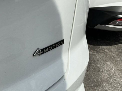 Used 2025 Volkswagen Atlas Cross Sport SE image 10