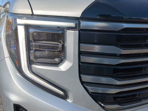 Used 2025 GMC Sierra 1500 AT4 w/ AT4 Premium Package image 10