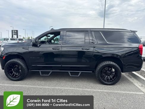 Used 2021 GMC Yukon XL Denali w/ Advanced Technology Package AWD/4WD image 8