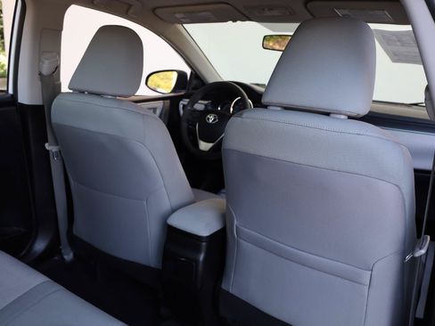Used 2014 Toyota Corolla LE FWD image 26
