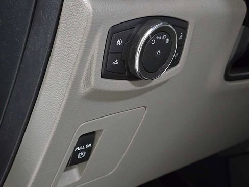 Used 2017 Ford F150 XLT image 24