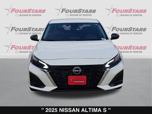 Used 2025 Nissan Altima 2.5 S FWD image 9