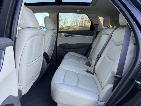 Used 2017 Cadillac XT5 Luxury w/ Driver Awareness Package image 14