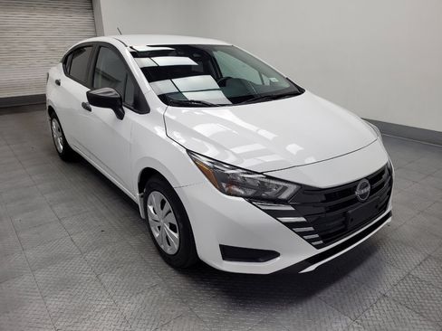 Used 2025 Nissan Versa S w/ Trunk Package FWD image 13