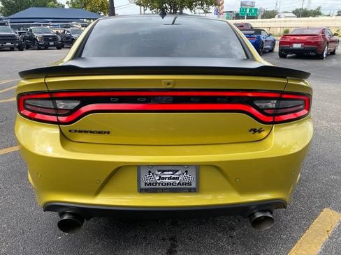 Used 2021 Dodge Charger R/T w/ Blacktop Package RWD image 4