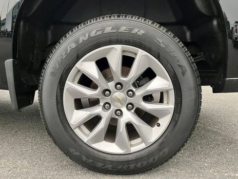 Used 2022 Chevrolet Silverado 1500 Custom w/ LPO, Dark Essentials Package AWD/4WD image 12