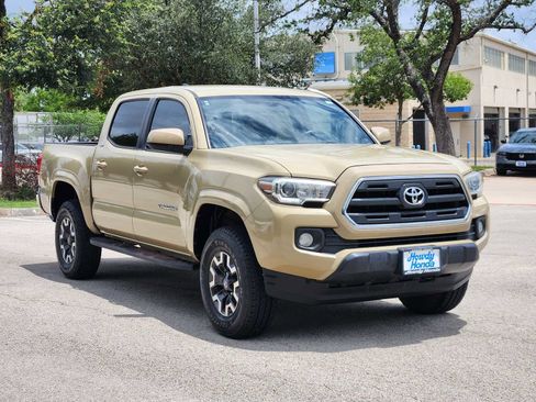 Used 2016 Toyota Tacoma SR5 w/ Towing Package RWD image 3