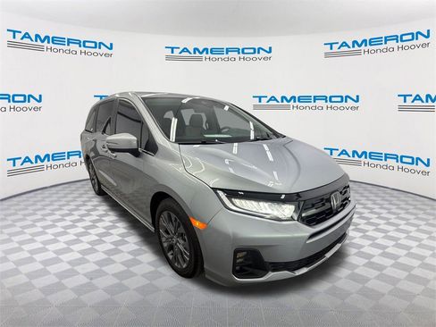 Used 2026 Honda Odyssey Touring image 7