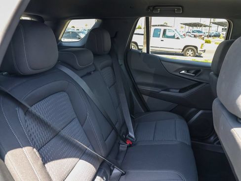 Used 2026 Chevrolet Equinox LT FWD image 18