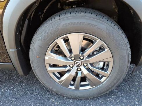 Certified 2025 Nissan Pathfinder SV AWD/4WD image 3