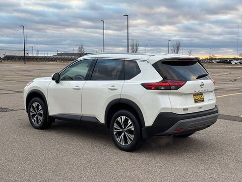 Used 2021 Nissan Rogue SV image 39