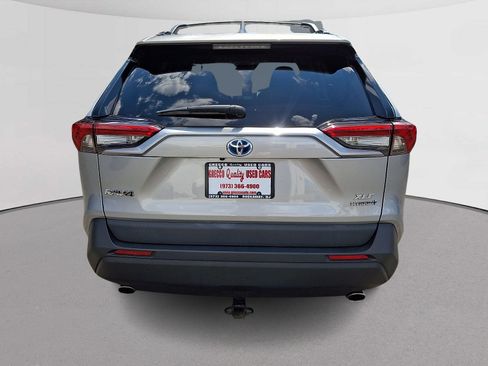 Used 2024 Toyota RAV4 XLE w/ Convenience Package AWD/4WD image 9