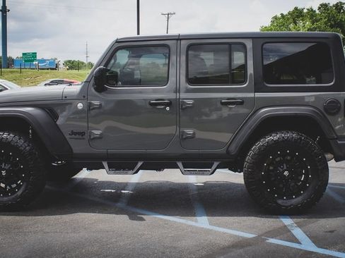 Used 2019 Jeep Wrangler Unlimited Sport AWD/4WD image 11