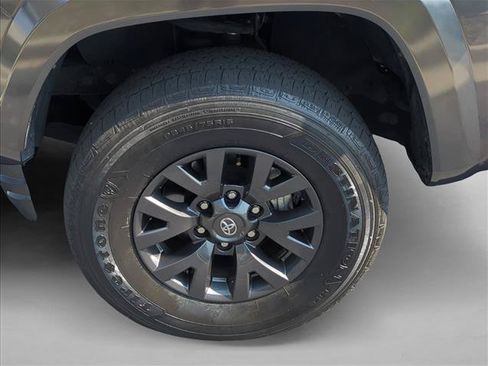 Certified 2022 Toyota Tacoma SR5 RWD image 29