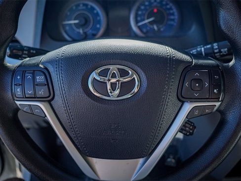 Used 2020 Toyota Sienna LE image 11