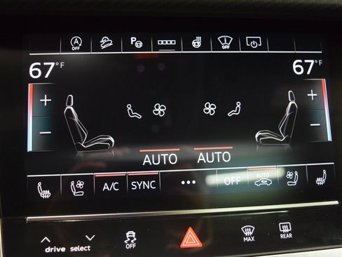 New 2026 Audi SQ7 Prestige image 11