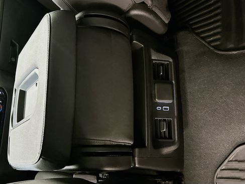 Used 2023 Chevrolet Silverado 1500 LT AWD/4WD image 27