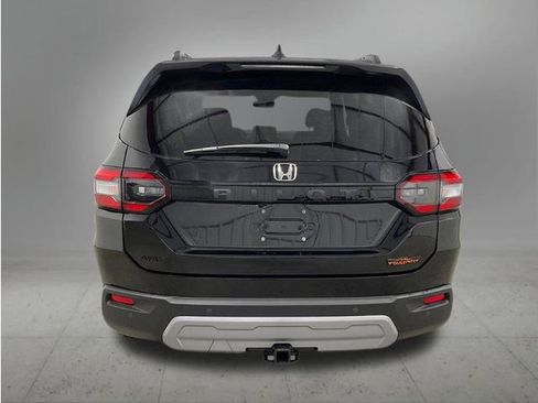 New 2025 Honda Pilot TrailSport image 4