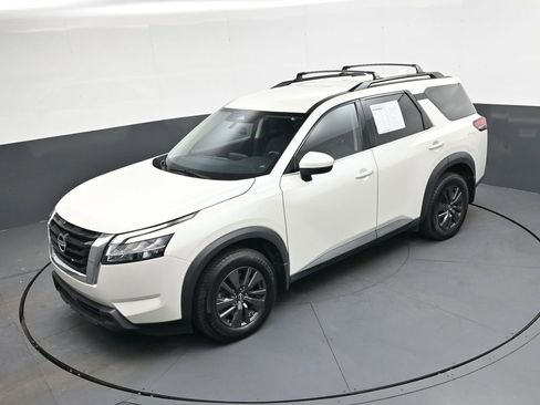 Used 2022 Nissan Pathfinder SV image 36