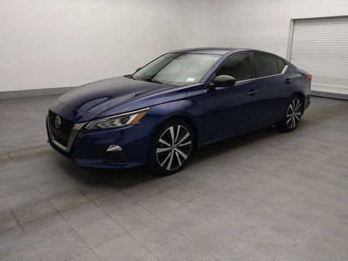 Used 2020 Nissan Altima 2.5 SR FWD image 2