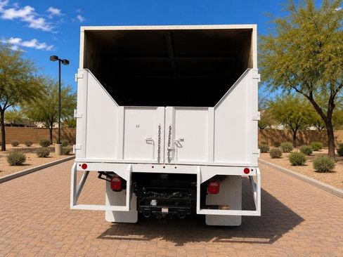 Used 2022 Ford F550 2WD Crew Cab Super Duty image 5