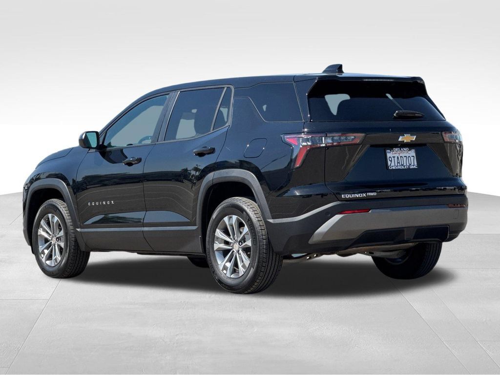 Used 2025 Chevrolet Equinox LT AWD/4WD image 3