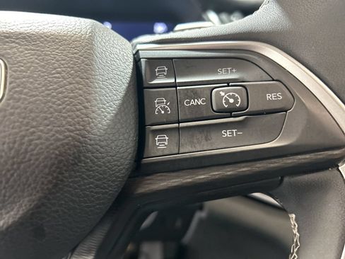 Used 2024 Jeep Grand Cherokee Altitude AWD/4WD image 22