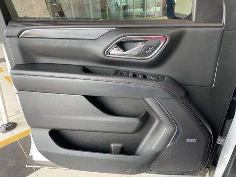 Used 2022 Chevrolet Tahoe RST w/ Luxury Package RWD image 9