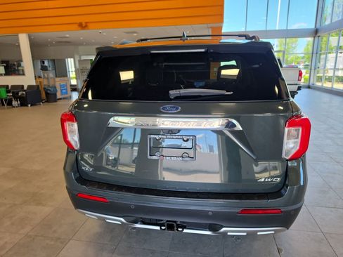 Used 2022 Ford Explorer XLT w/ Equipment Group 202A AWD/4WD image 9