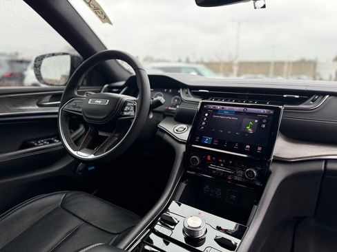 Used 2023 Jeep Grand Cherokee L Overland image 19