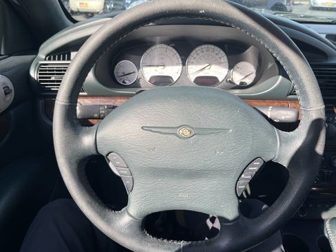 Used 2004 Chrysler Sebring Limited w/ Driver Convenience Group image 17