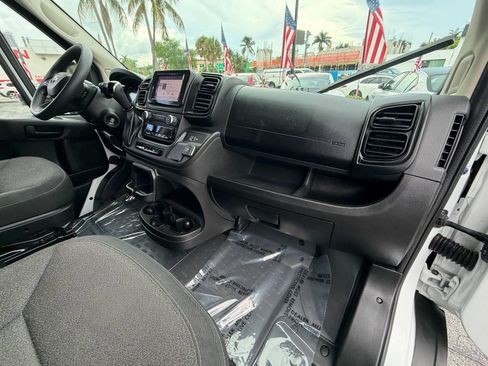 Used 2025 RAM ProMaster 2500 w/ U-Haul Equipment Group FWD image 12