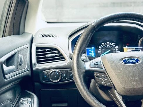 Used 2017 Ford Edge Titanium image 15