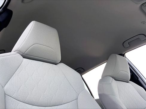 Used 2023 Toyota Corolla Cross LE image 14