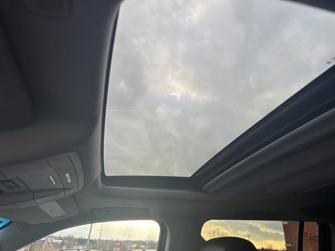 Used 2020 Chevrolet Suburban LT image 13