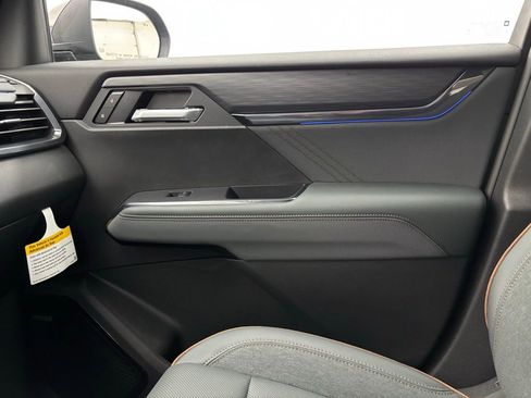 New 2025 GMC Acadia AT4 image 43