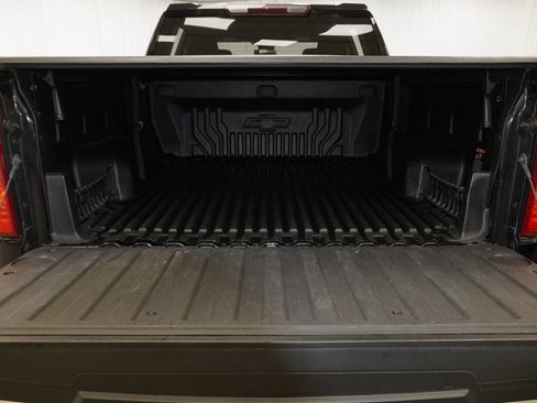Used 2023 Chevrolet Silverado 1500 LT AWD/4WD image 32