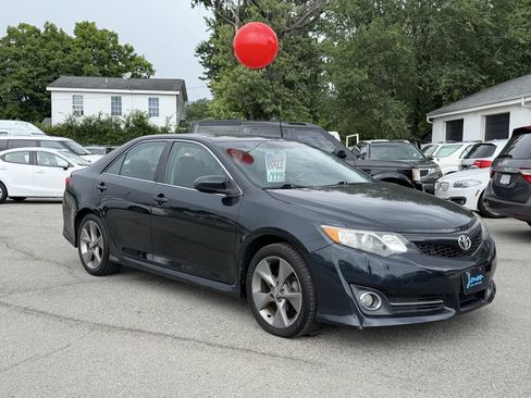 Used 2014 Toyota Camry SE FWD image 11